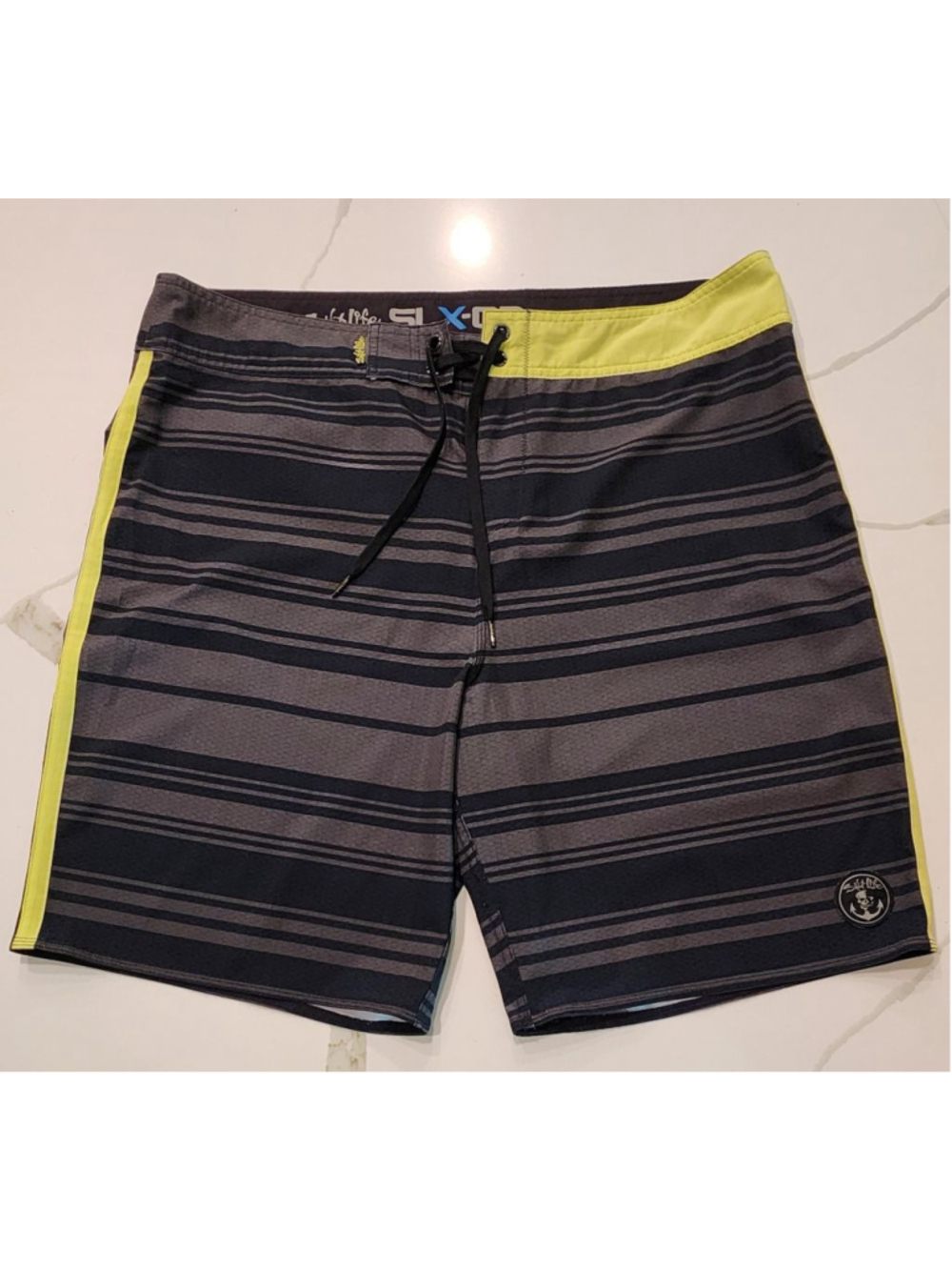 Salt Life SLX-QD Vapor Stretch Men's 38 Board Shorts Black Gray Striped Swim
